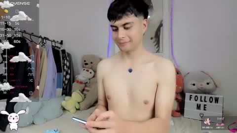 Aaron online show from February 16, 9:27 pm