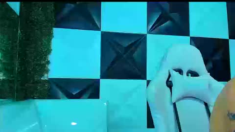 boy_tatto77 online show from March 12, 6:00 pm