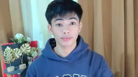 HI IM JAMES DONT FORGET GIVE ME THUMBS UP AND JOIN TO MY FANCLUB online show from December 17, 3:30 pm