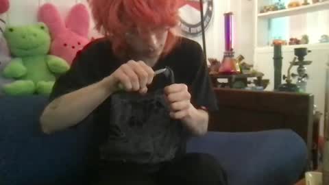 Snapshot of boywithbug chatting on January 30, 2:15 pm boywithbug online show from January 30, 2:15 pm