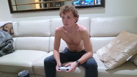 Boyyhb online show from November 11, 6:10 pm