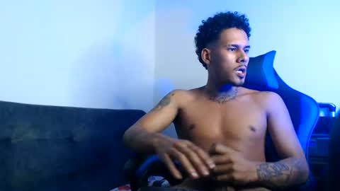 boyzac_ online show from June 13, 9:03 pm