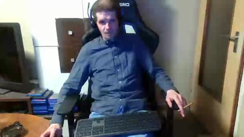 Snapshot of bponie1 chatting on December 31, 3:34 am bponie1 online show from December 31, 3:34 am