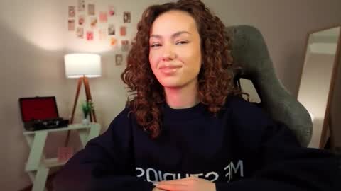 Lilly online show from December 19, 1:39 pm