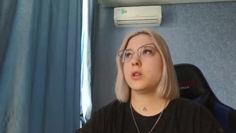 Belle  online show from March 27, 8:26 am