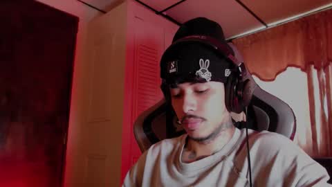 brasi_ online show from March 6, 6:29 pm