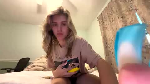 bray19509 online show from March 9, 11:31 pm