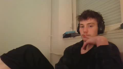 breaxaam online show from December 4, 6:51 pm
