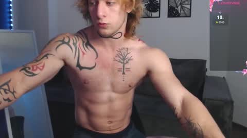 Snapshot of brendan__piks chatting on October 27, 10:04 am brendan__piks online show from October 27, 10:04 am