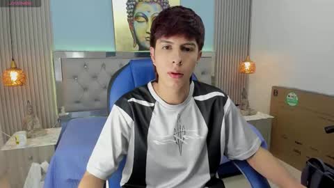 Esteban online show from December 14, 10:21 am