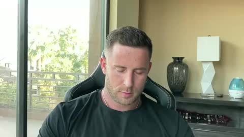 Brett Mycles online show from December 13, 11:39 pm