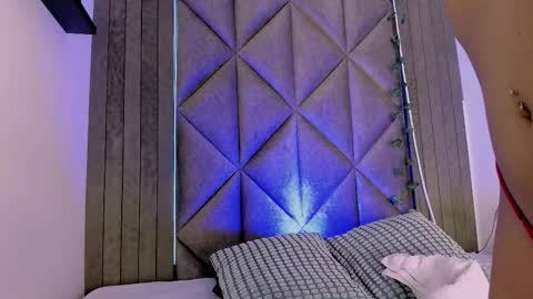 B R I A  online show from November 3, 1:39 am