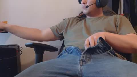 brian7891012 online show from March 25, 4:25 pm