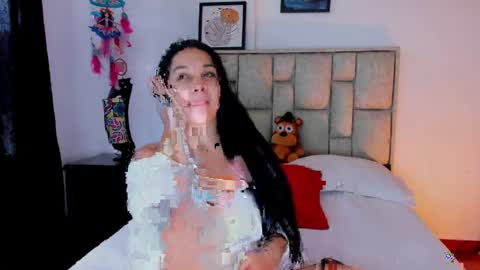     online show from April 17, 6:54 pm