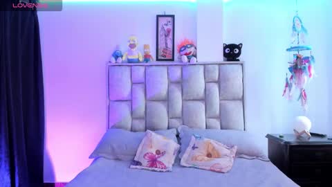     online show from November 12, 6:21 pm