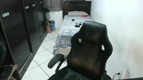 brianaries online show from April 11, 3:55 am