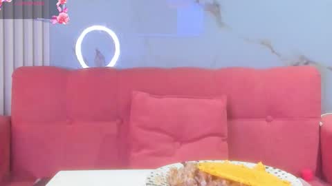    online show from February 28, 1:04 pm