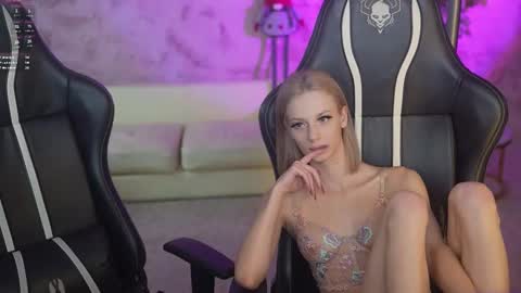 Diamonds Girls online show from November 21, 9:35 pm