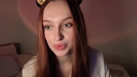 bright_naughty online show from December 15, 6:26 pm