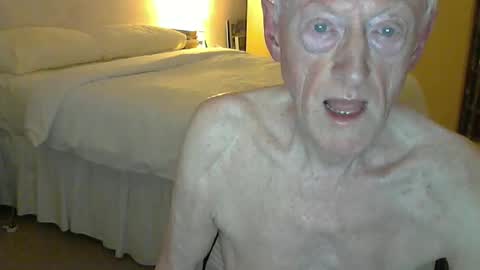 brightonbeach75499 online show from March 4, 11:35 pm