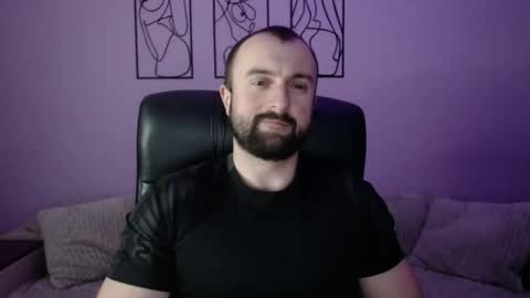 brindlefly69 online show from April 22, 10:44 am