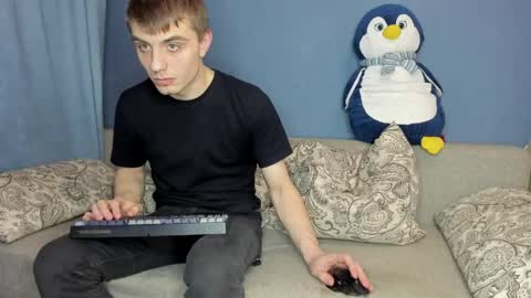 bristlebback online show from April 22, 4:03 pm