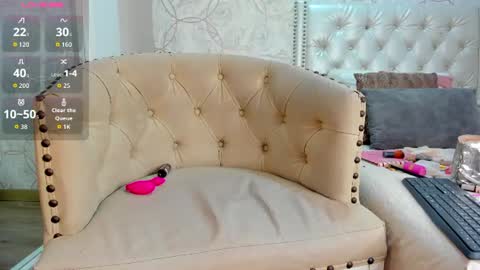 britanny_77 online show from July 24, 8:17 pm