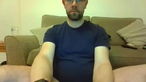 britguy6985 online show from December 22, 8:59 pm