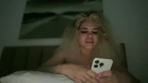 Snapshot of brithneysquirt chatting on October 23, 8:49 am brithneysquirt online show from October 23, 8:49 am