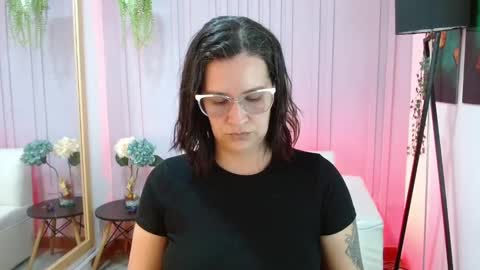 BRITNEEYTAYLOR1 online show from February 5, 10:11 pm