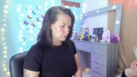 BRITNEEYTAYLOR1 online show from February 19, 4:33 pm