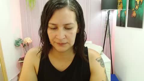 BRITNEEYTAYLOR1 online show from March 11, 7:14 pm