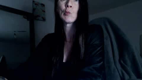 Britney online show from April 7, 8:27 am