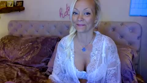 brittneychats81 online show from July 17, 6:37 am