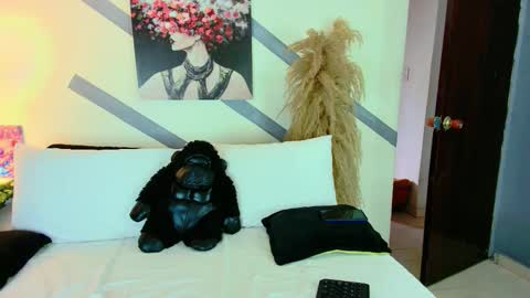 Briyith Gonza online show from December 16, 5:19 pm