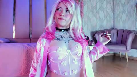     online show from December 5, 2:26 pm