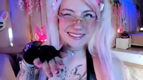     online show from November 28, 3:08 pm