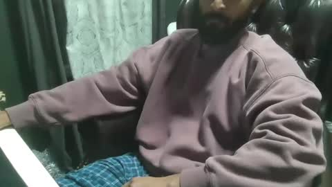 brownbd32 online show from December 18, 11:08 pm