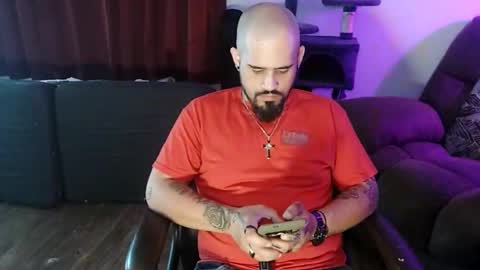 brownboyt online show from April 14, 11:19 pm