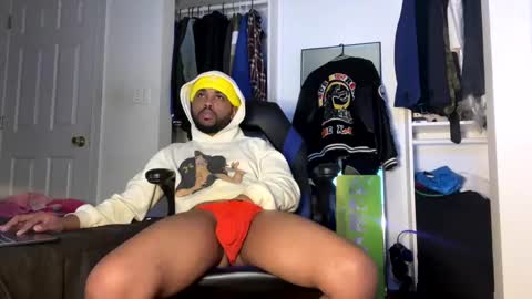 Snapshot of brownskinshortyy chatting on December 17, 8:32 pm Brownskinshortyy online show from December 17, 8:32 pm
