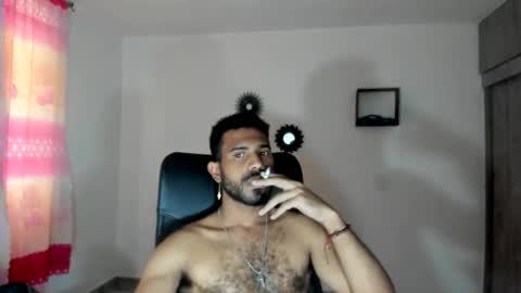 bruce_1111 online show from June 3, 6:57 pm