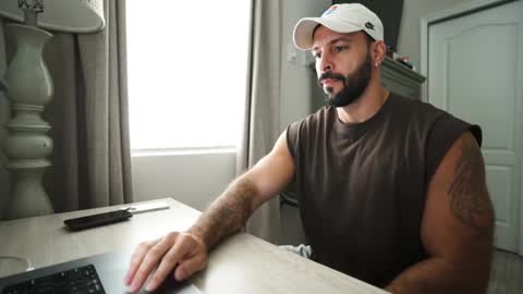 Snapshot of brucestryker chatting on September 9, 2:06 pm onlyfans BRUCESTRYKER online show from September 9, 2:06 pm