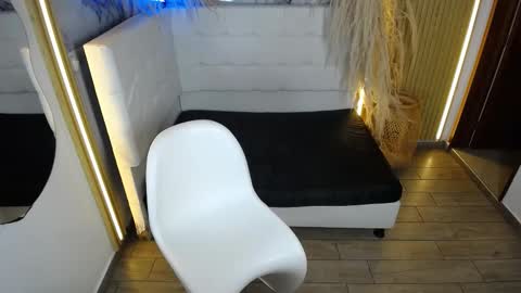 Bruja SCarlata online show from January 8, 11:16 am