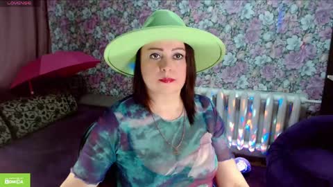 Julia online show from April 22, 8:27 pm