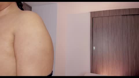 Snapshot of brunnahart chatting on December 11, 11:32 pm online show from December 11, 11:32 pm