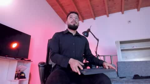 Andres Suarez online show from April 4, 11:34 pm