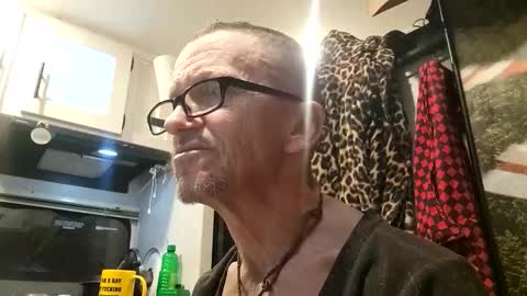 Steve... aka SkinnieDippin aka TimberTramp online show from April 16, 12:05 pm