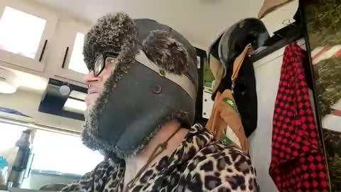 Steve... aka SkinnieDippin aka TimberTramp online show from April 17, 3:47 pm