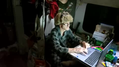 Steve... aka SkinnieDippin aka TimberTramp online show from June 8, 8:26 am