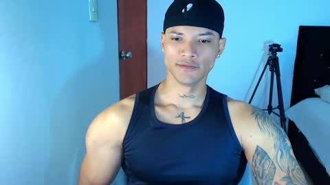 Snapshot of bryan_boy_ chatting on October 18, 12:15 am bryan online show from October 18, 12:15 am